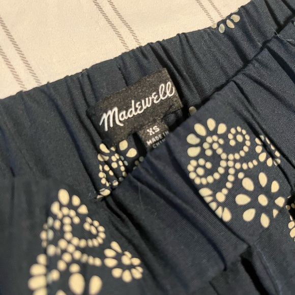 Madewell Drapey Pull-On Shorts in Flowerstamp print - Picture 2 of 3